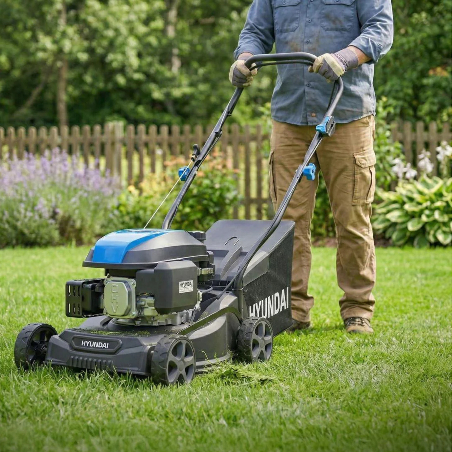Hyundai HYM16130PX Hand Push Petrol Lawnmower 40cm