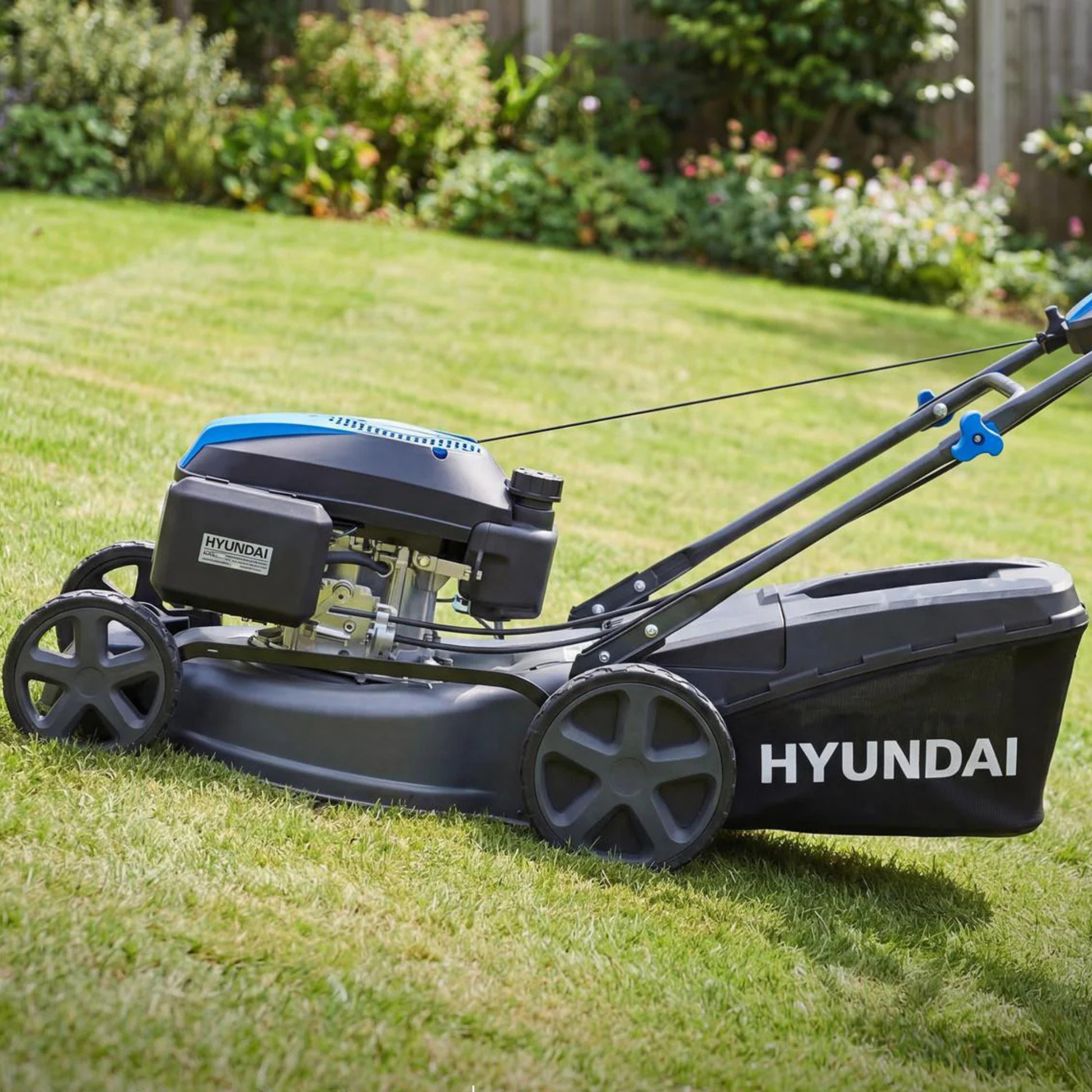 Hyundai HYM17150SPEX Electric Start Self-Propelled Petrol Lawnmower 43cm