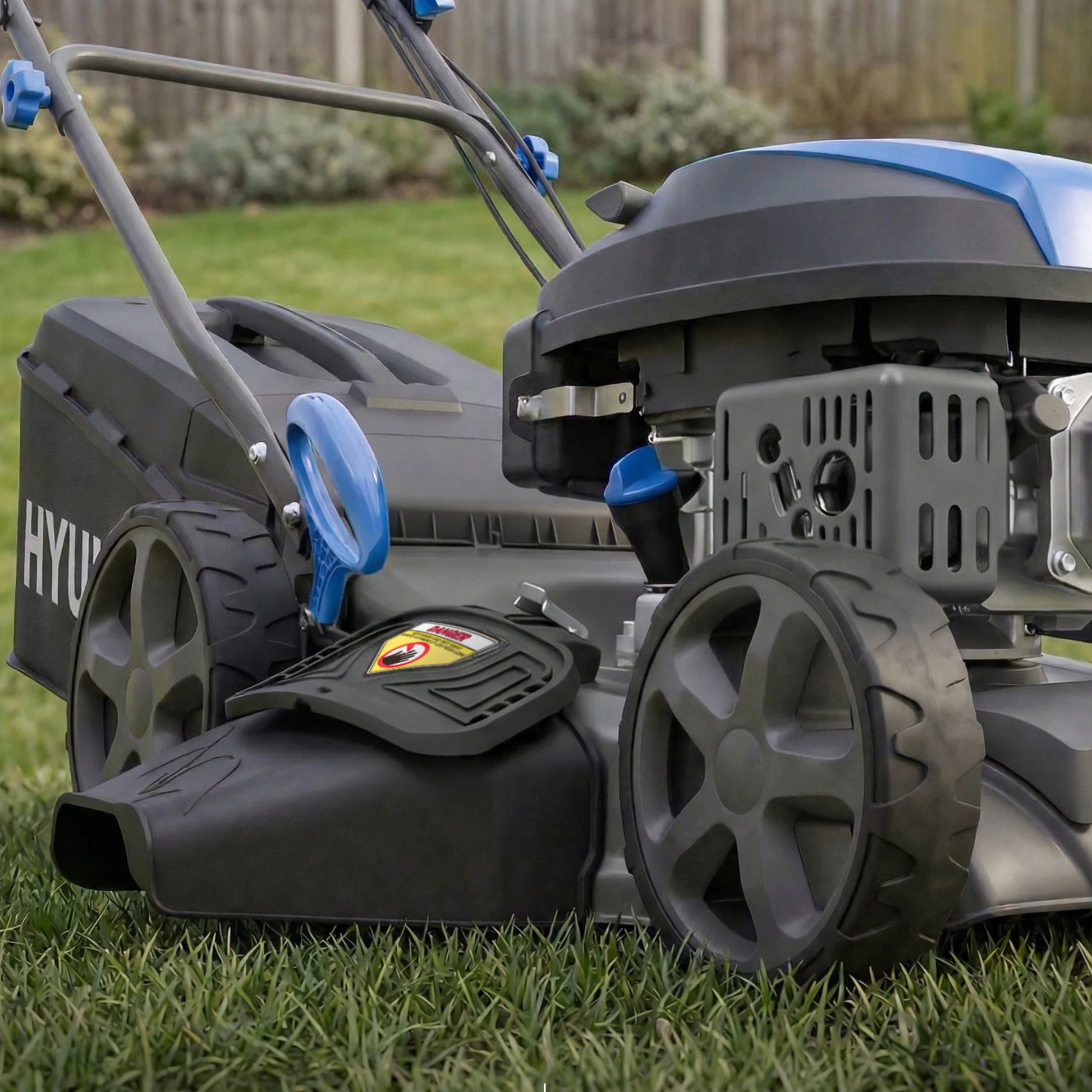 Hyundai HYM17150SPX Mulching Self-Propelled Petrol Lawnmower 43cm