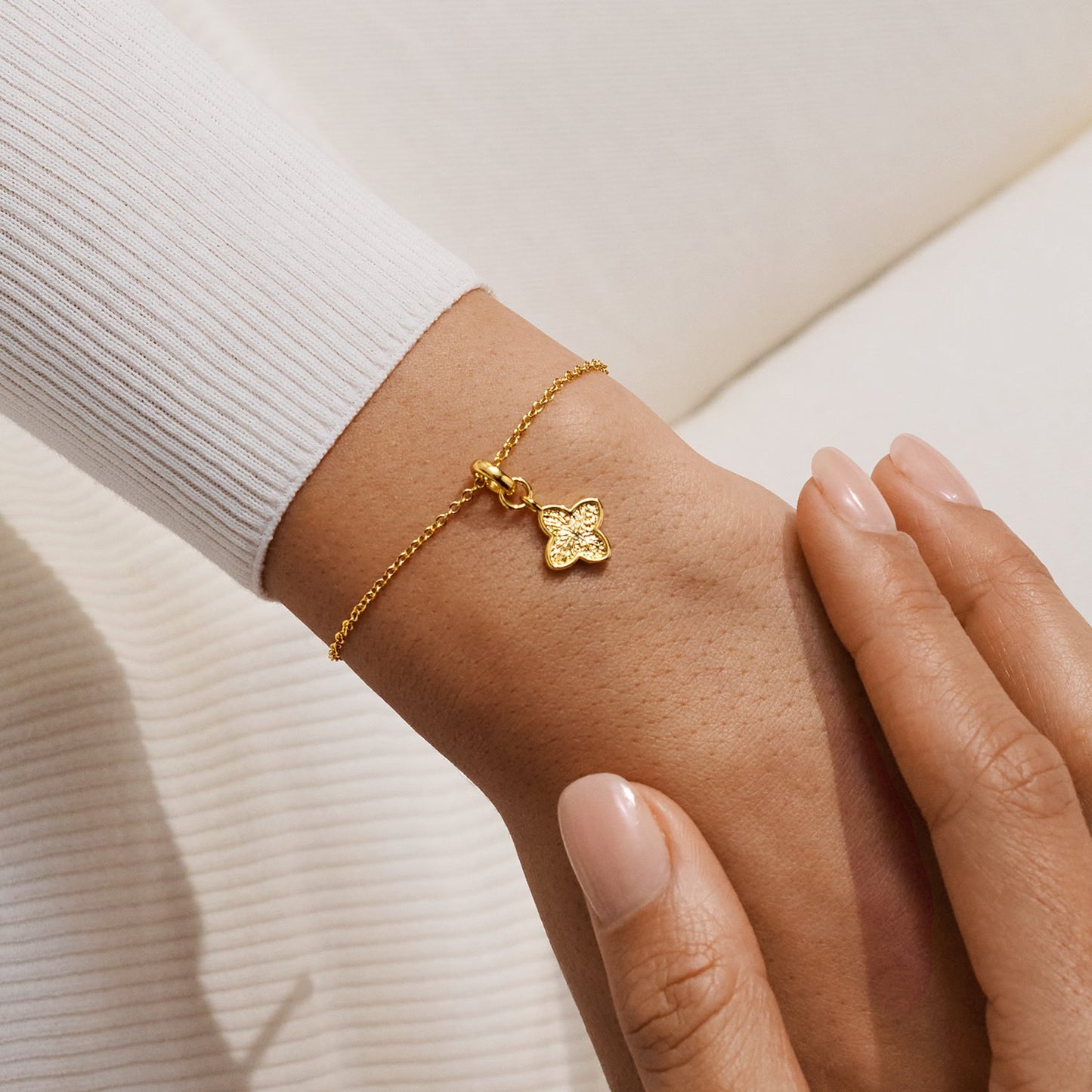 Joma Jewellery Signature Clover Collection Textured Bracelet In Gold Plating