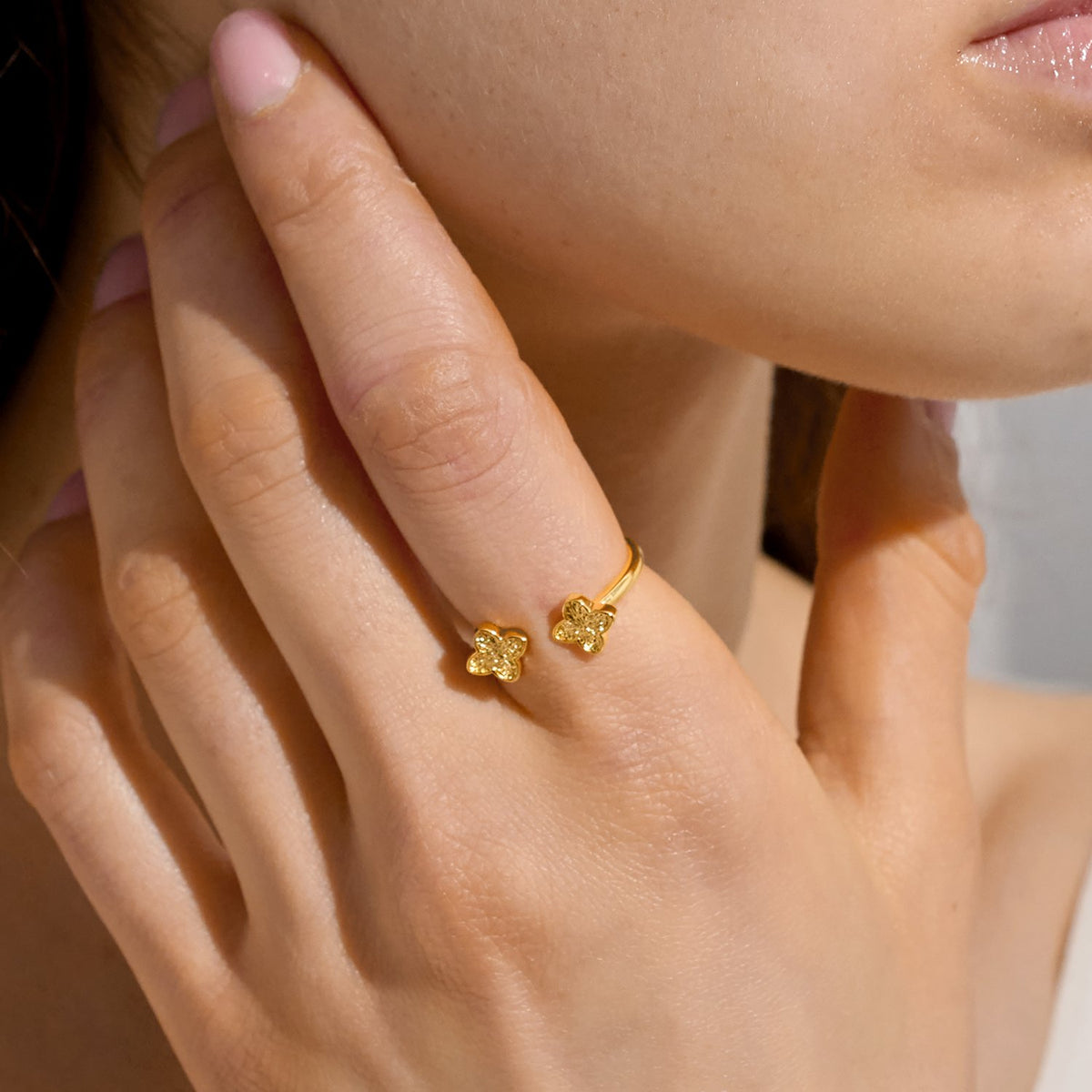 Joma Jewellery Signature Clover Collection Textured Clover Ring In Gold Plating