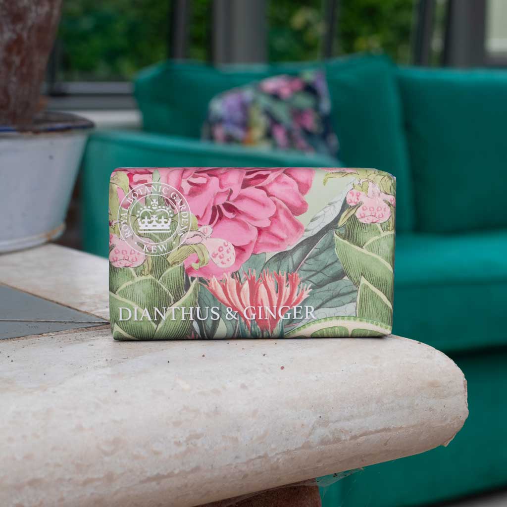 English Soap Company Kew Gardens 240g Soap Dianthus & Ginger