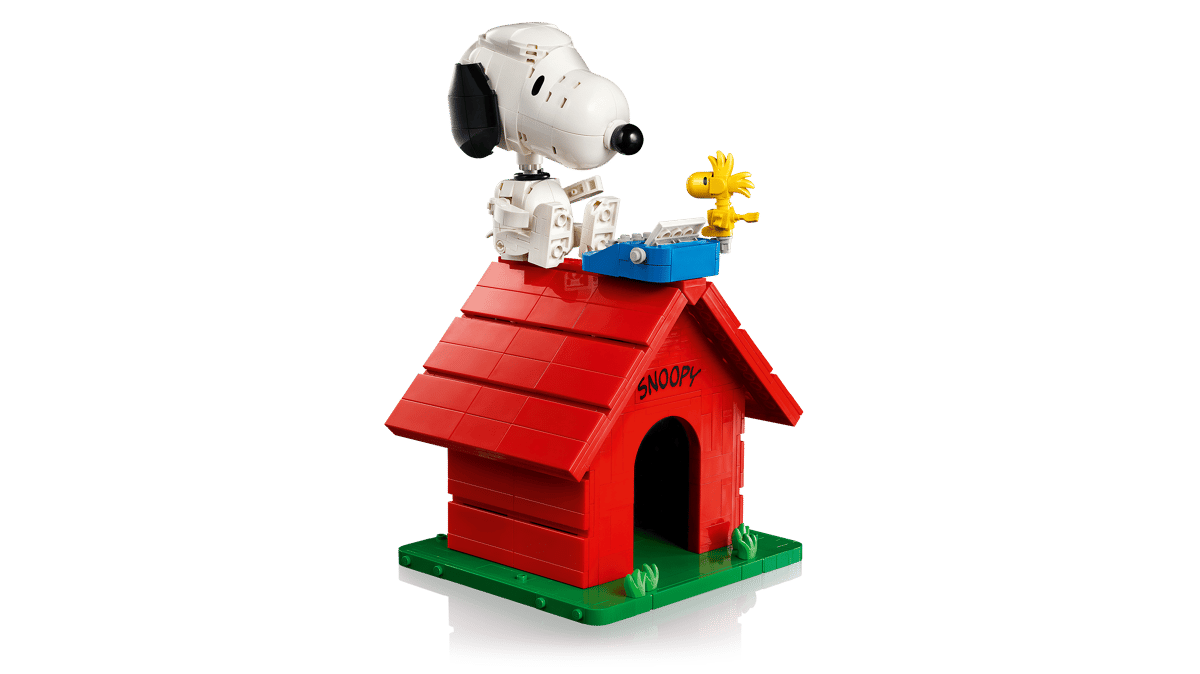 LEGO Ideas Peanuts: Snoopy's Doghouse 21368
