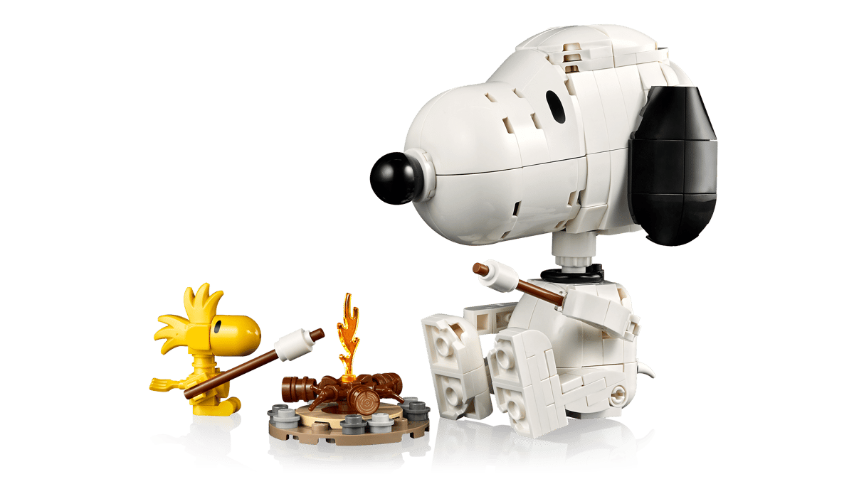 LEGO Ideas Peanuts: Snoopy's Doghouse 21368