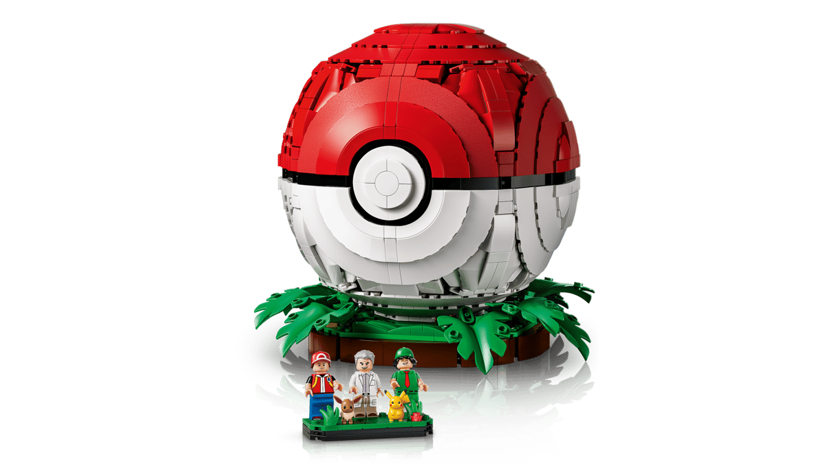 LEGO Pokémon Iconic Trainer Moments Poké Ball 72154 opened to display Professor Oak laboratory and battle scenes inside.