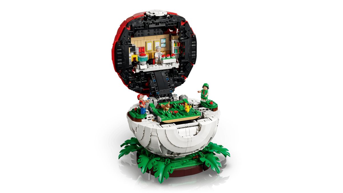 LEGO Pokémon Iconic Trainer Moments Poké Ball 72154 opened to display Professor Oak laboratory and battle scenes inside.