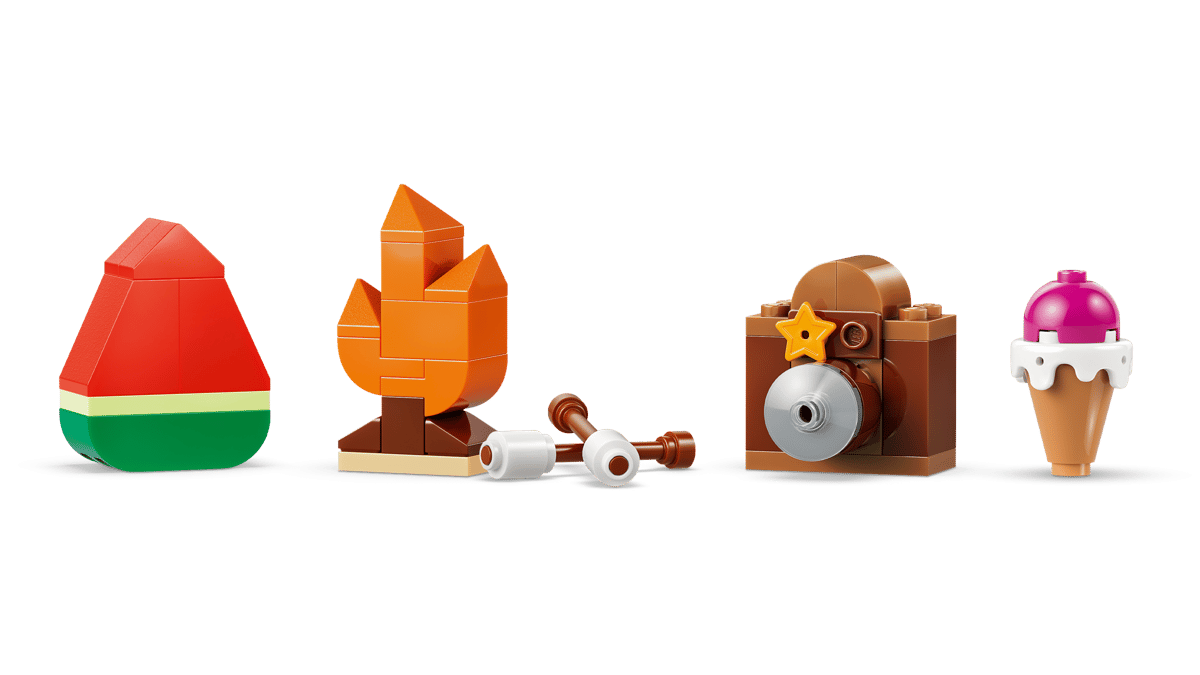 Lego Bluey Brick-Built Bluey Family 11217