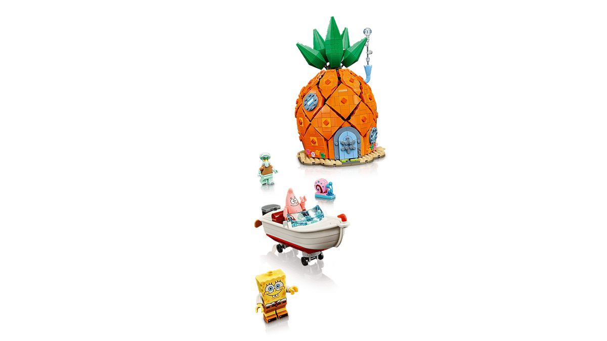 LEGO Icons SpongeBob SquarePants Bikini Bottom 11386 set showing pineapple home, Squidward moai house, Patrick rock, and minifigures