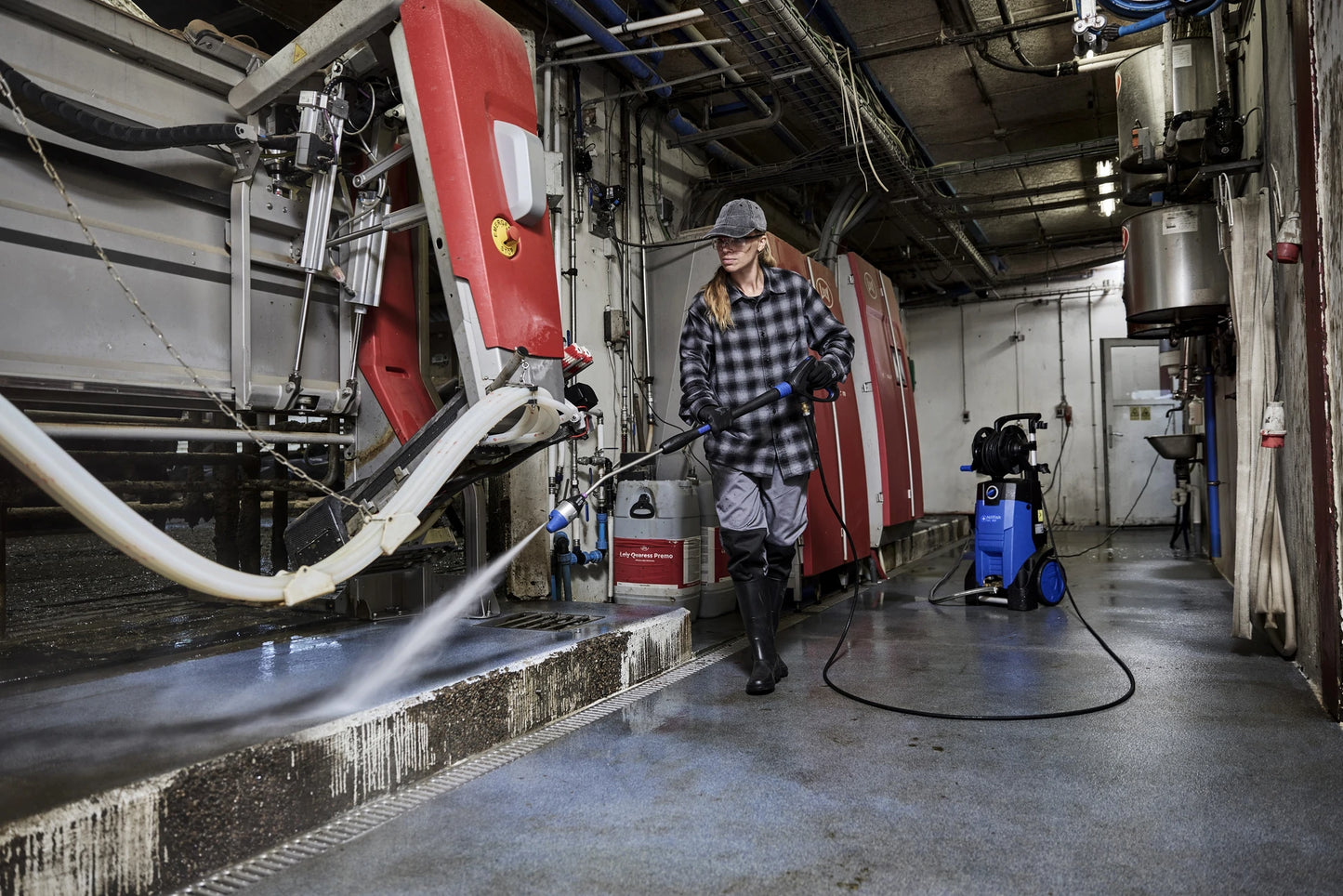Nilfisk MC 4M-140/620 XT Cold Water Pressure Washer with Hose Reel