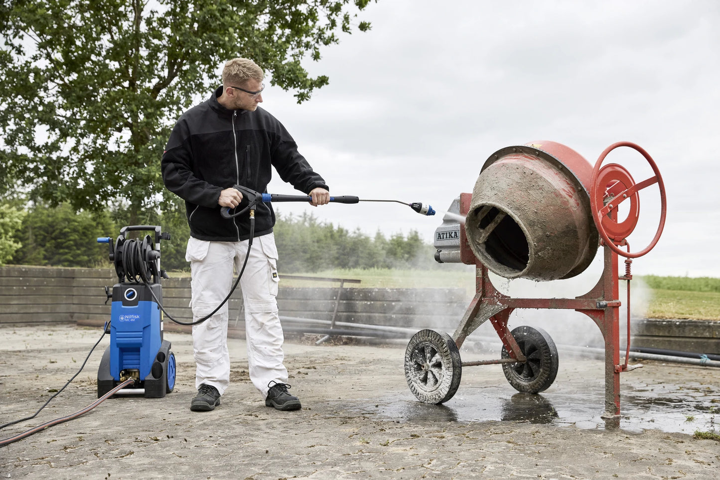 Nilfisk MC 4M-140/620 XT Cold Water Pressure Washer with Hose Reel