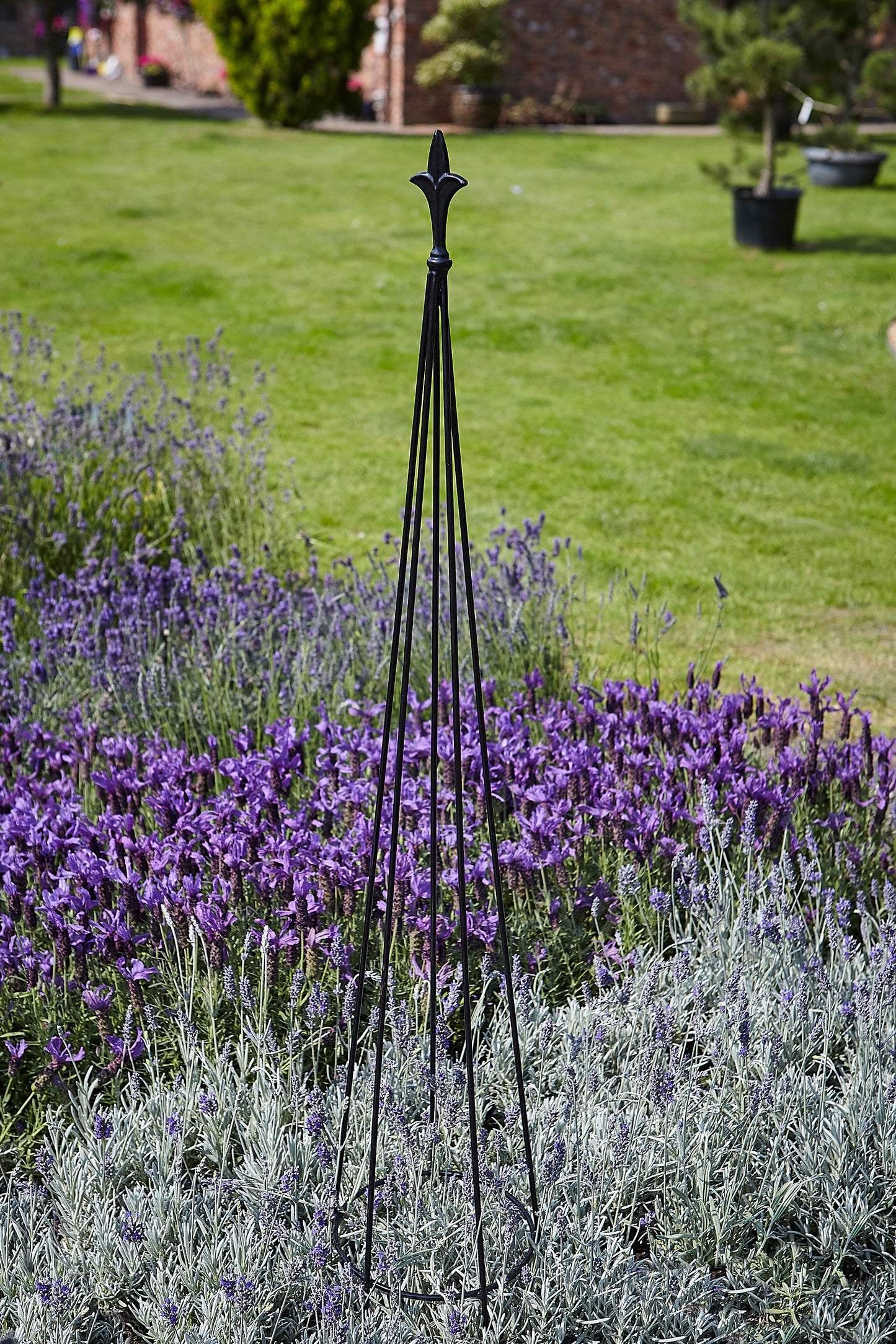 Tom Chambers Patio Obelisk