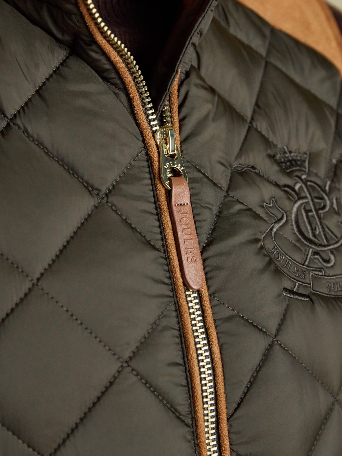 Joules Braemar Luxe Showerproof Diamond Quiled Gilet