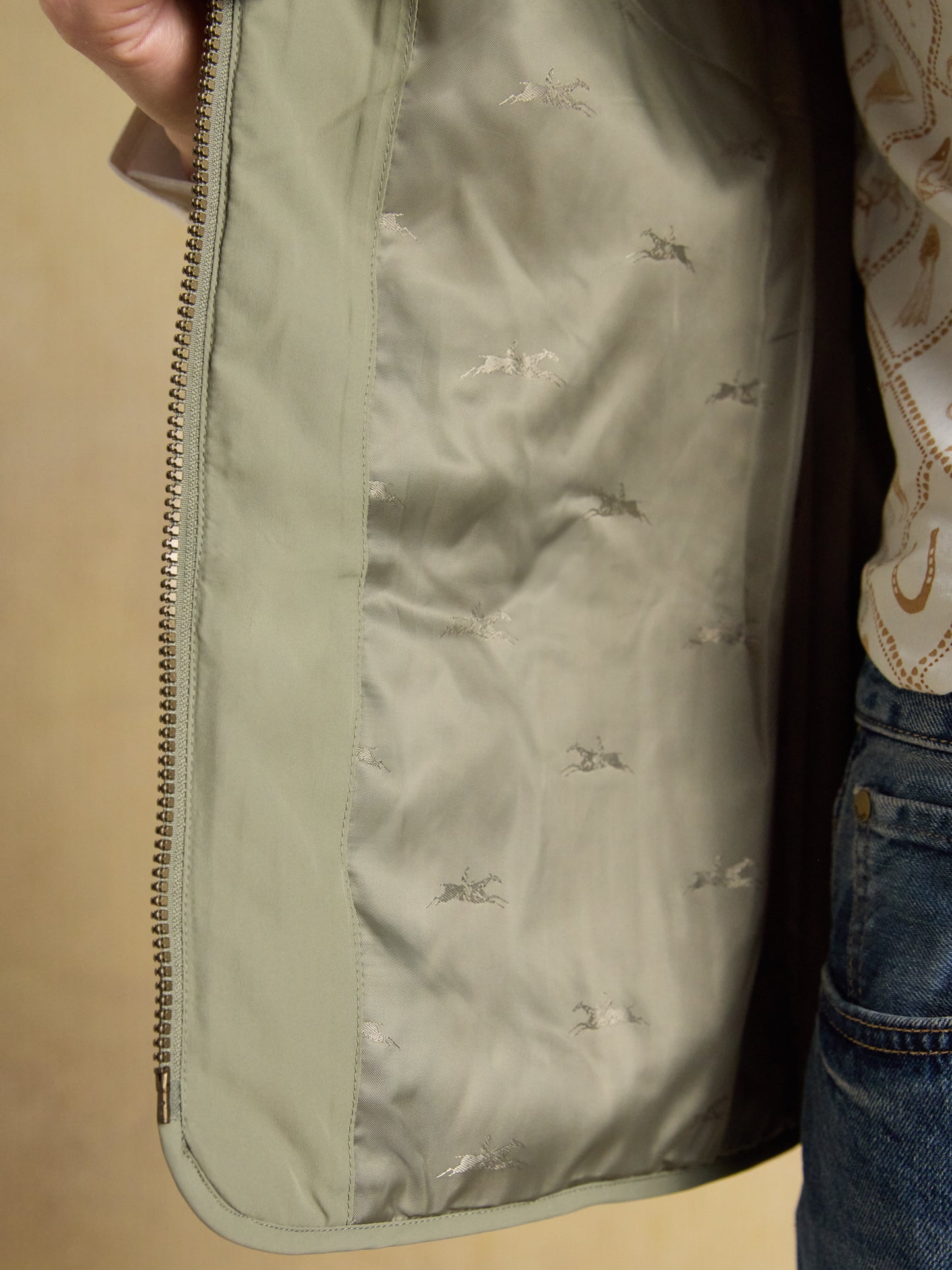 Joules Minx Showerproof Diamond Quilted Gilet