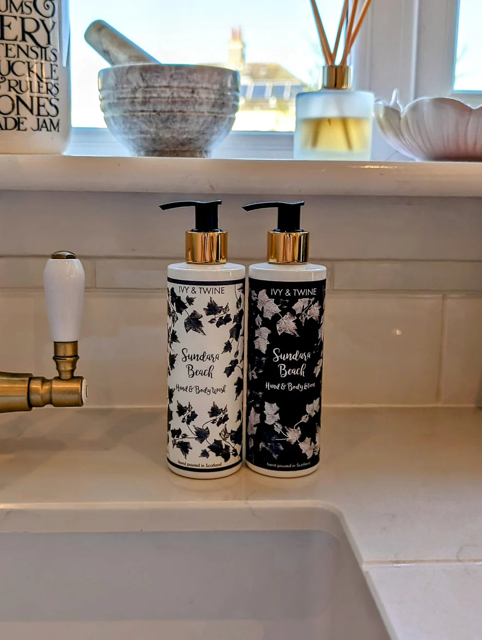 Ivy & Twine Sundara Beach Hand & Body Wash 