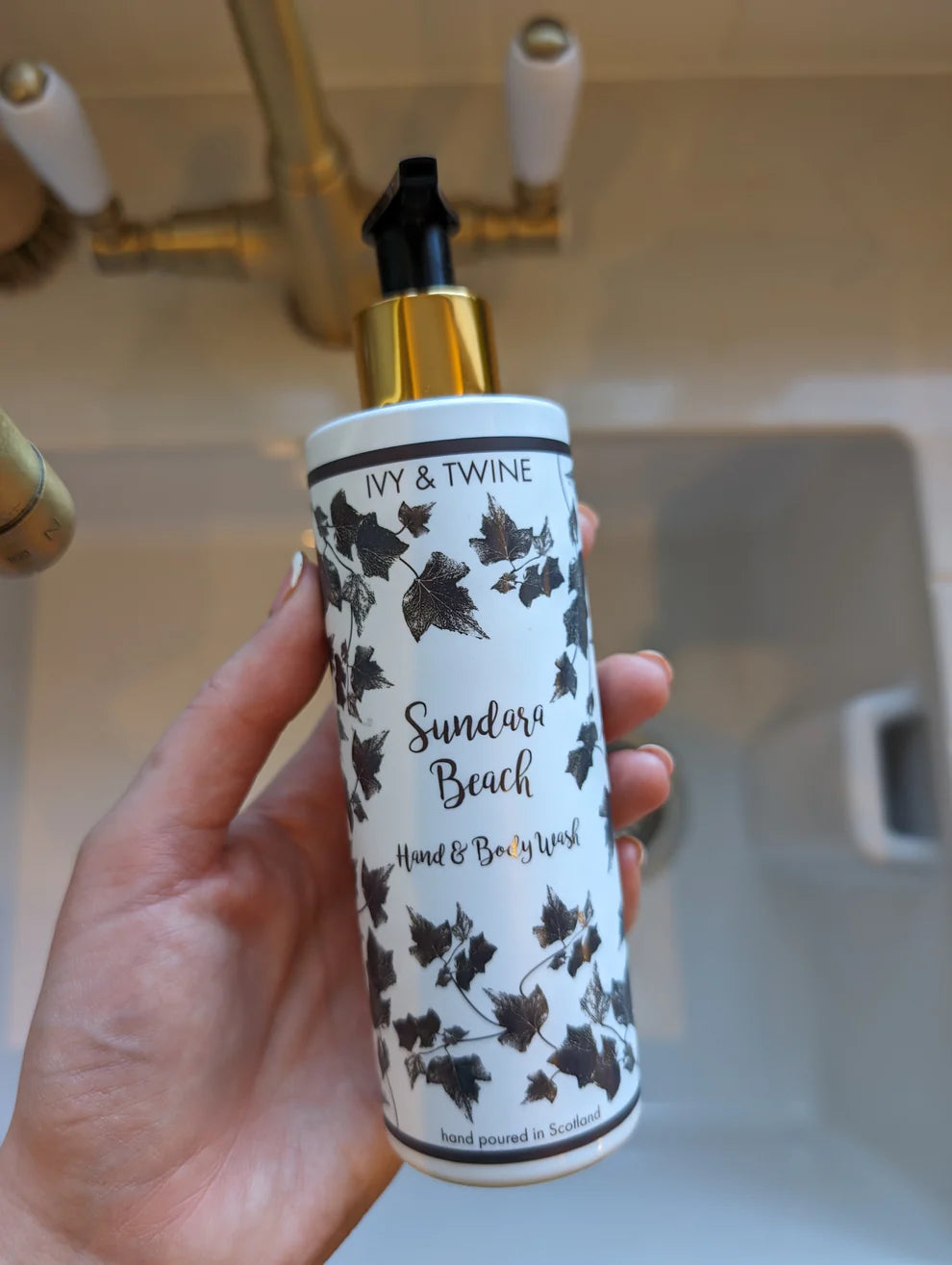 Ivy & Twine Sundara Beach Hand & Body Wash 