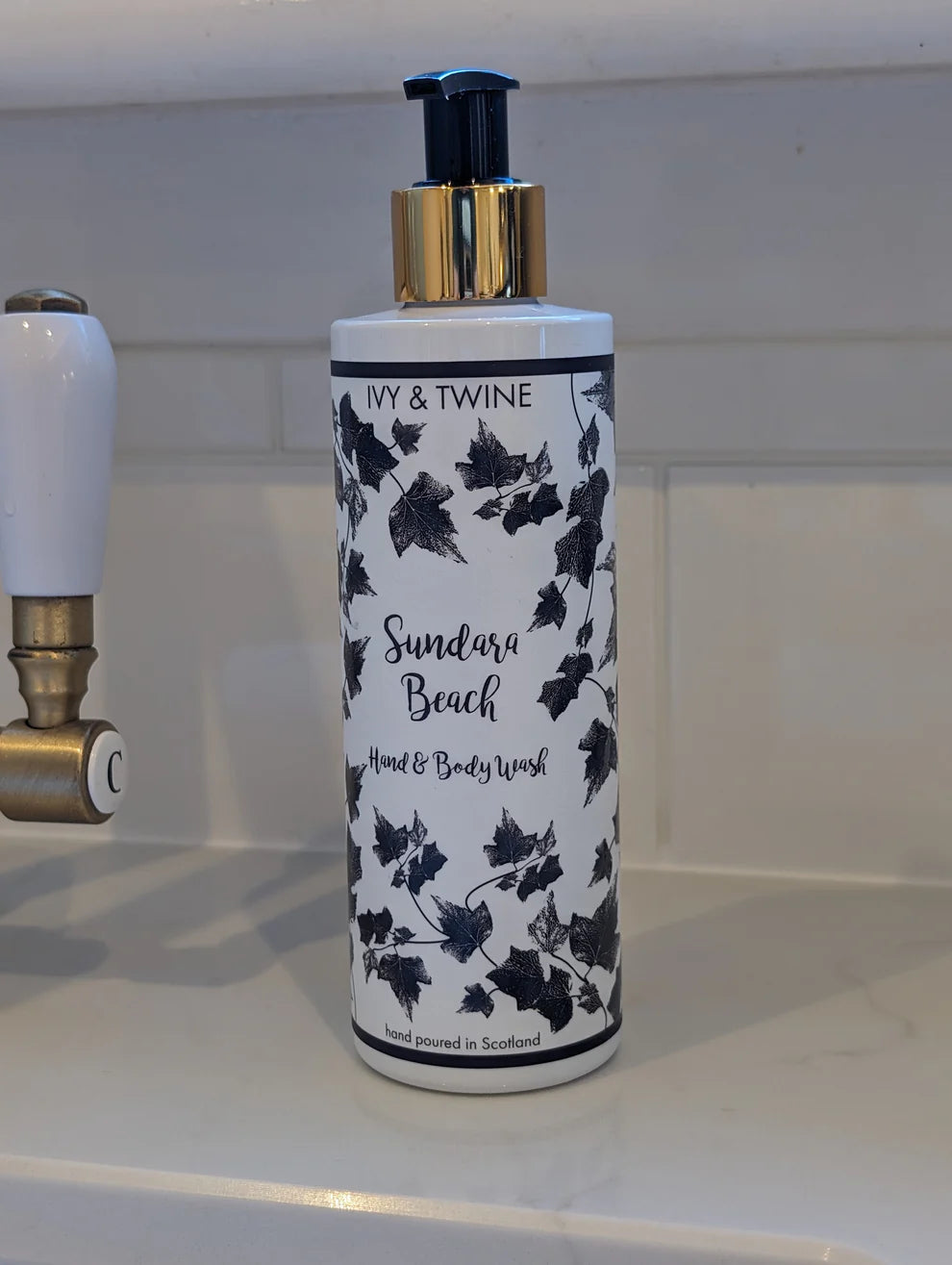 Ivy & Twine Sundara Beach Hand & Body Wash 