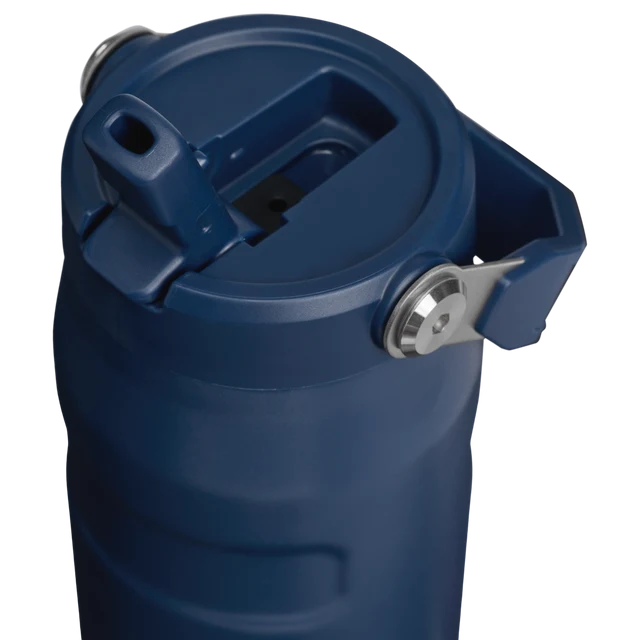 Stanley IceFlow Bottle Flip Straw 2.0 Navy 0.71L showing detail of the lid and removable spout mechanism