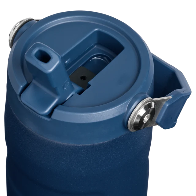 Stanley IceFlow Bottle Flip Straw 2.0 Dark Navy 0.47L showing detail of the lid and removable spout mechanism