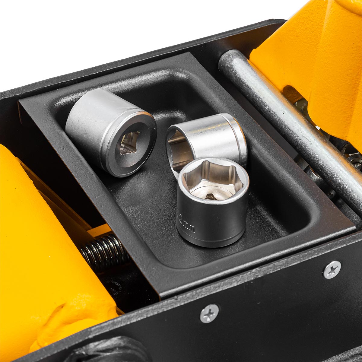 JCB 3 Tonne Double-Pump Hydraulic Trolley Jack JCB-TH33007