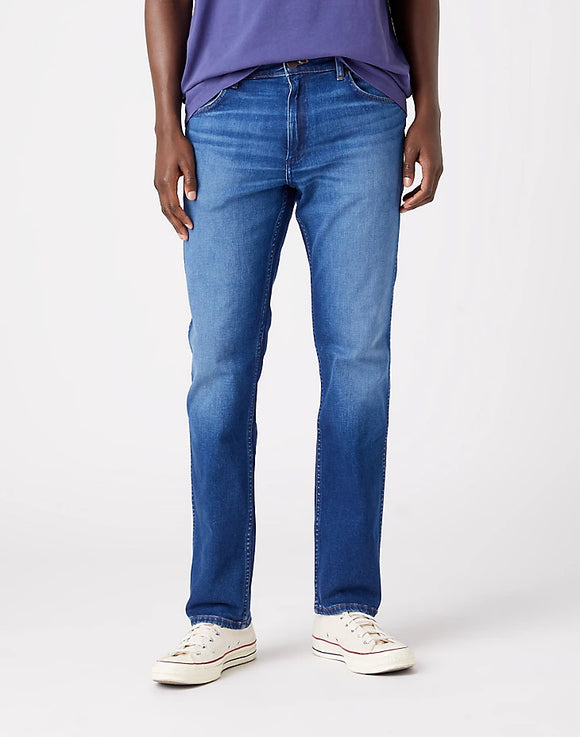 Wrangler Greensboro Medium Stretch Jeans – Sam Turner & Sons
