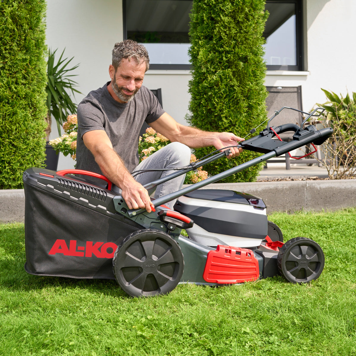 AL-KO 18V/36V Comfort 46.6 Li SP Cordless Self-Propelled Lawnmower 46cm – 2x Battery Kit