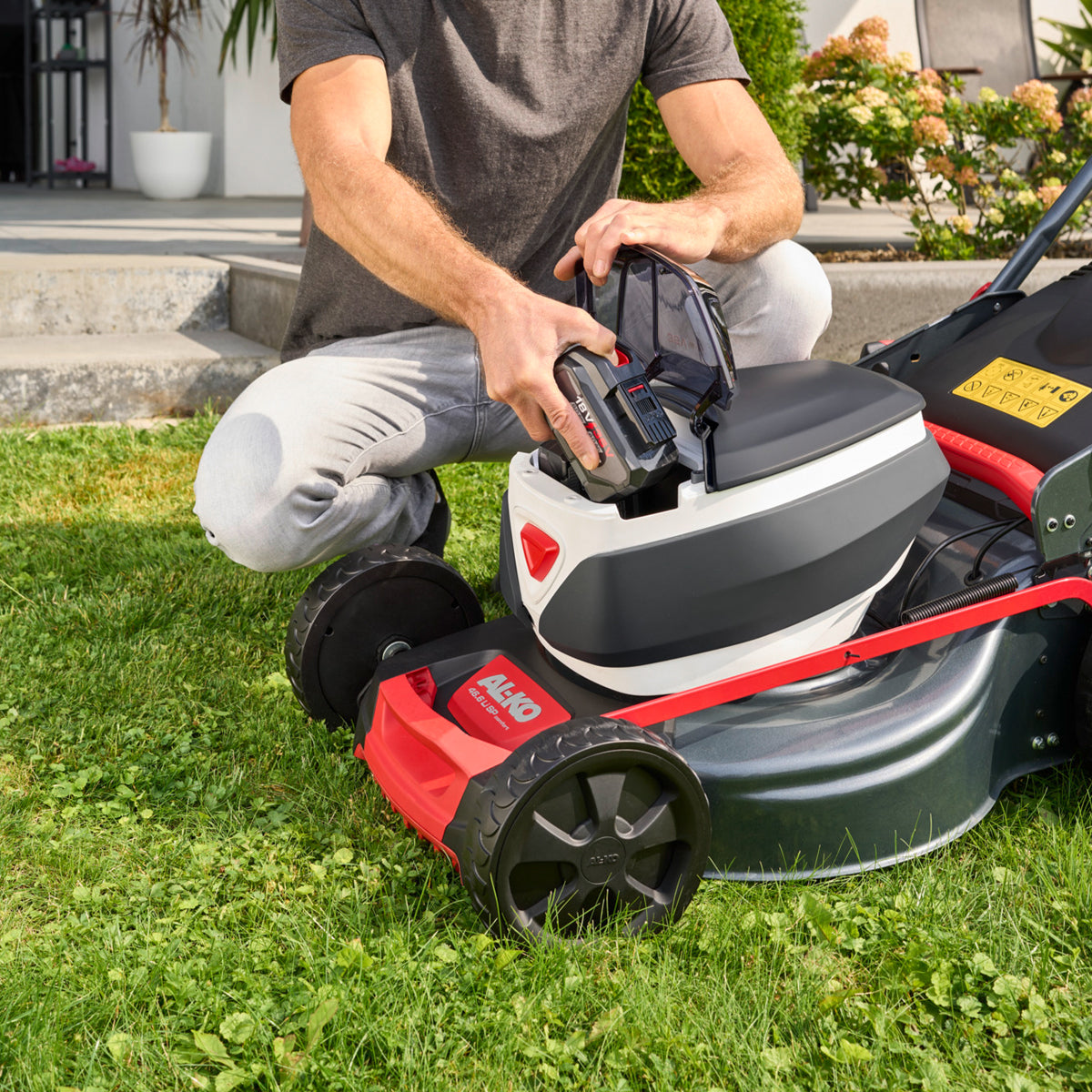 AL-KO 18V/36V Comfort 46.6 Li SP Cordless Self-Propelled Lawnmower 46cm – 2x Battery Kit