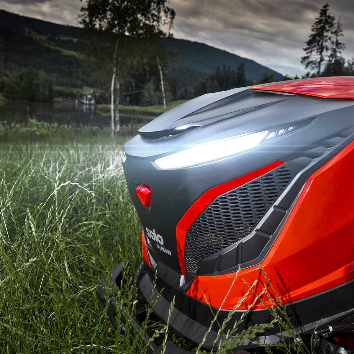 solo by AL-KO Premium T22-111.4 HDS-A V2 Petrol Side Discharge Mulching Lawn Tractor 111cm