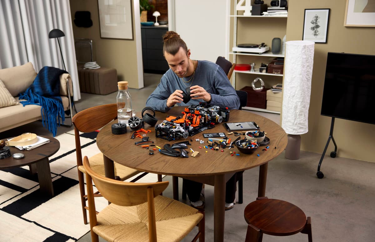 LEGO Technic Koenigsegg Sadair’s Spear Megacar 42232