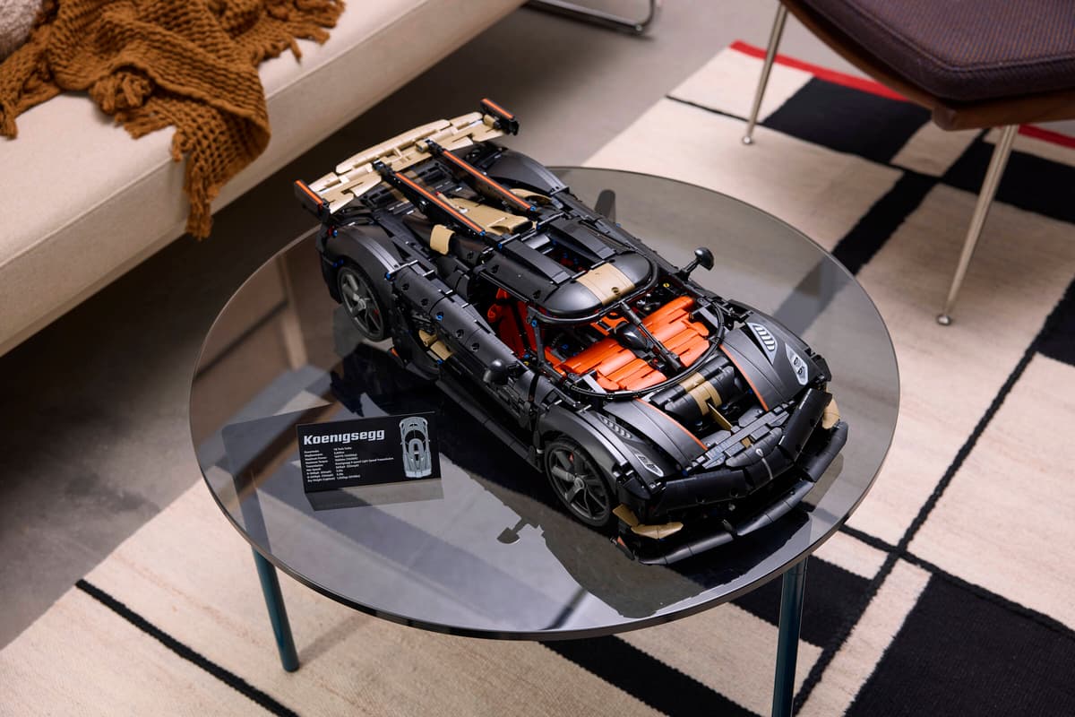 LEGO Technic Koenigsegg Sadair’s Spear Megacar 42232
