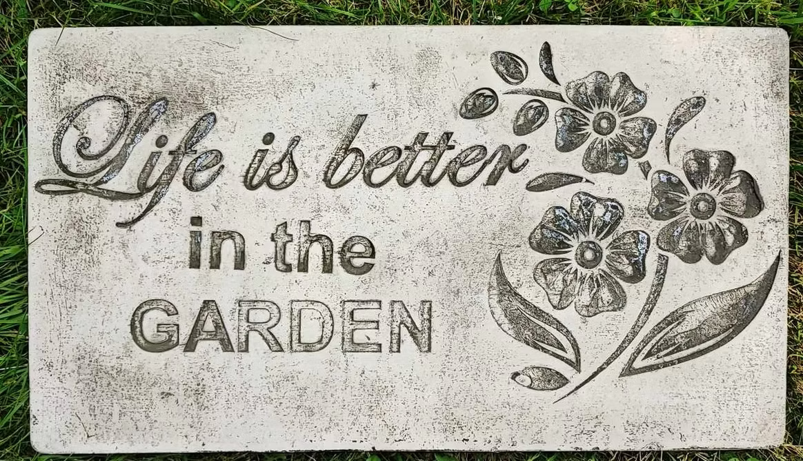 Hellostone - Life is Better in the Garden Plaque