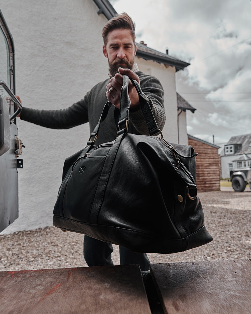 Hoggs Monarch Leather Carryon Holdall