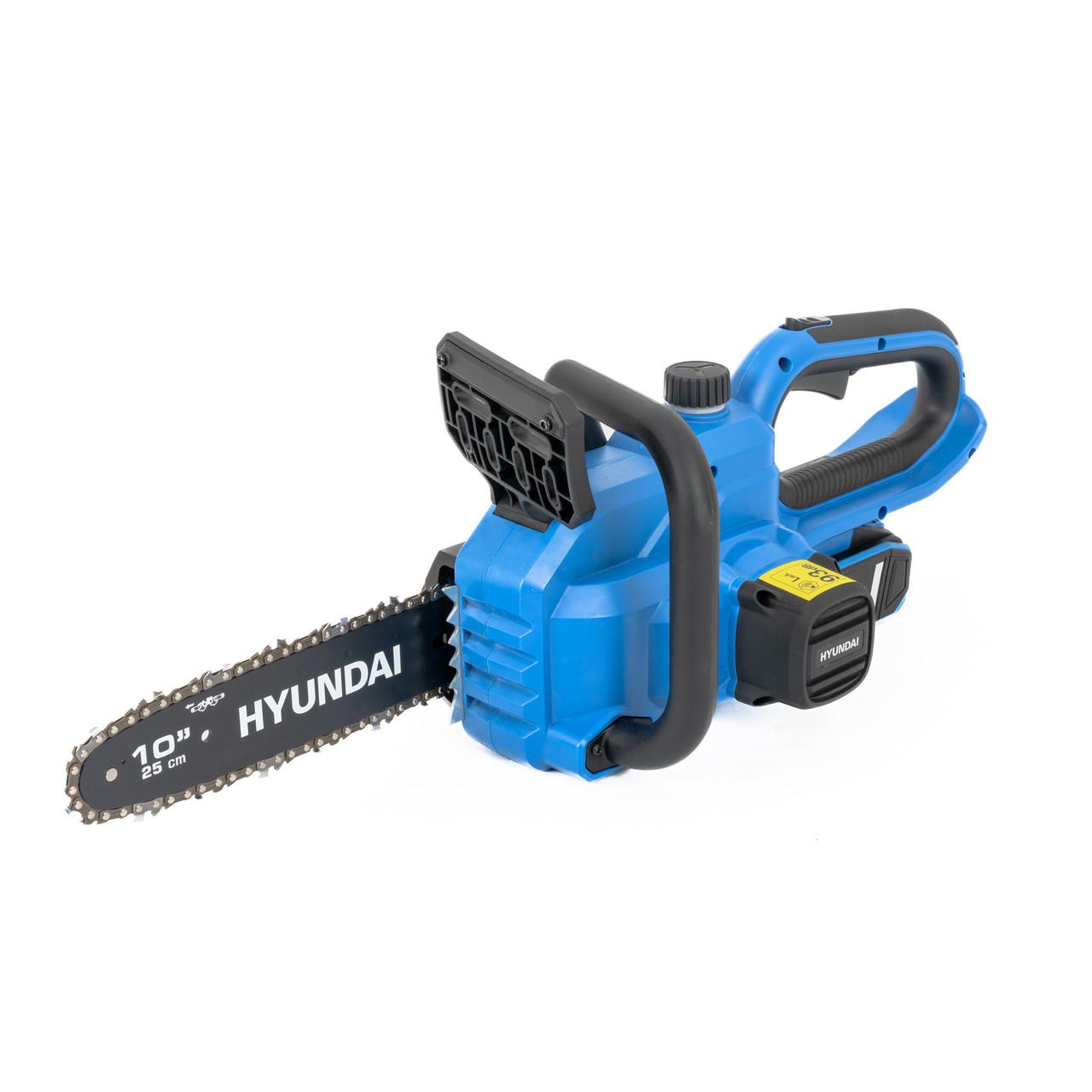 Hyundai HY20CCS10 Cordless Chainsaw 20V Li-Ion 4Ah Battery and Charger