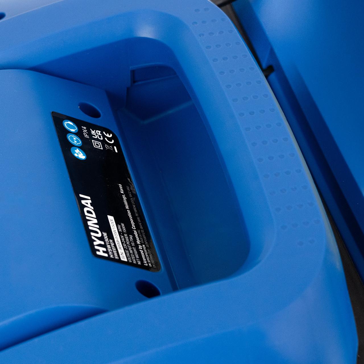 Hyundai HYSW1500E 1500W 32cm Electric Artificial Grass Sweeper & Lawn Brush