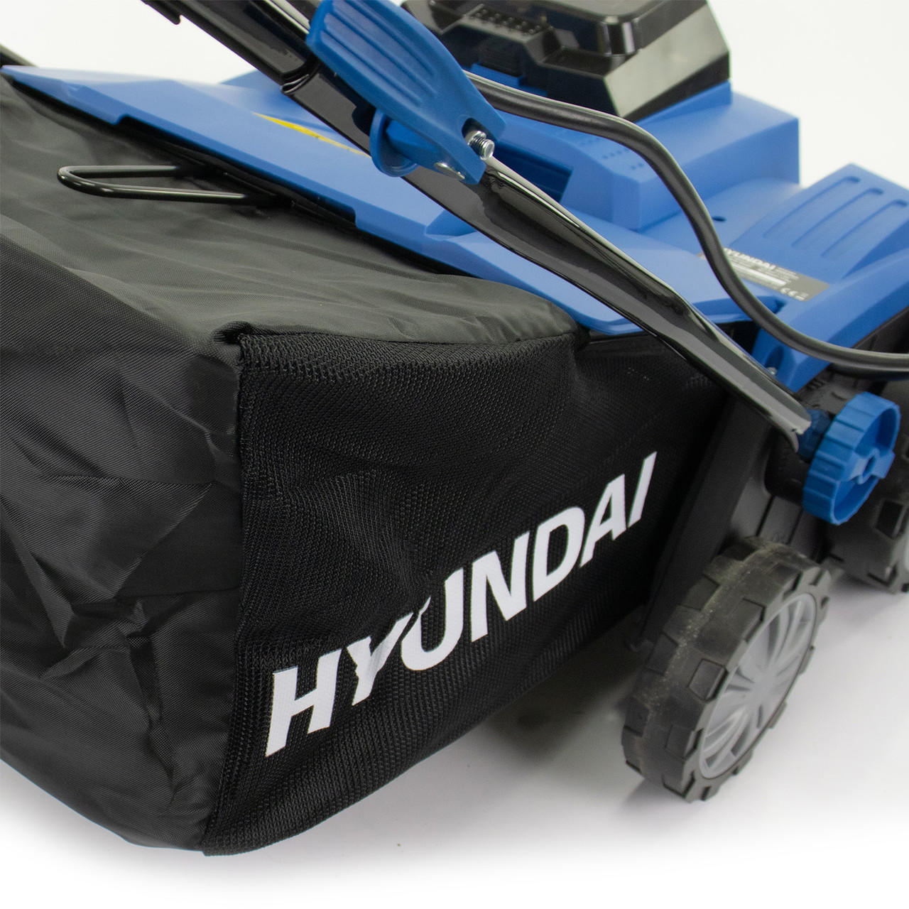 Hyundai HY2196 Cordless Lawn Scarifier, Aerator & Dethatcher Rake