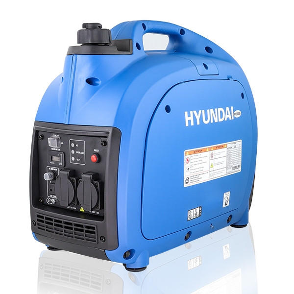 Hyundai HY2000Si 2000W / 2kW Petrol Inverter Generator, Pure Sine Wave Output, Portable Lightweight & Suitcase Style, Low Noise