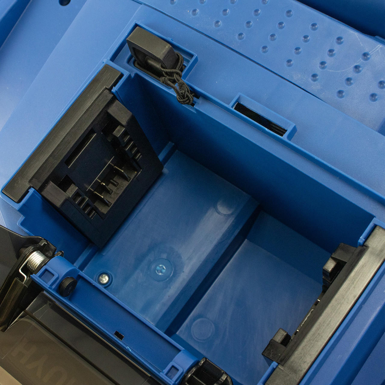 Hyundai HY2197 Artificial Grass Sweeper