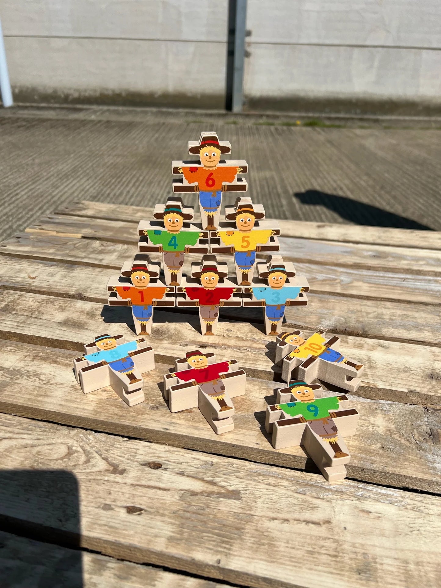 Inside Out Toys - Scarecrow Stacking Game