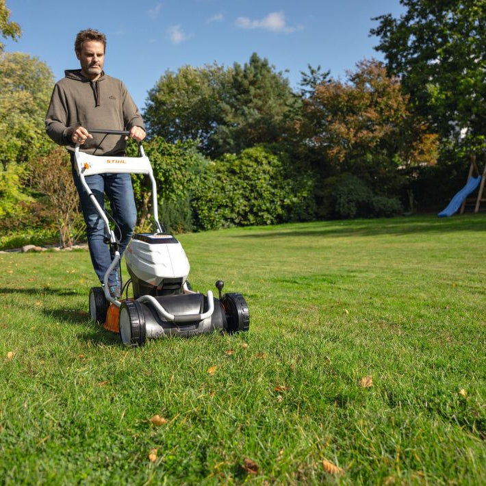 STIHL RMA 2 RV Cordless Mulching Lawn Mower 46cm