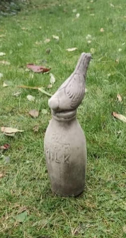 Hellostone Robin Milk Bottle Garden Ornament