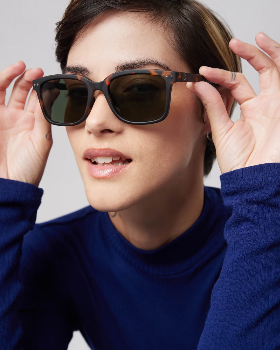 IZIPIZI #L Sunglasses - Oversized Square Frame