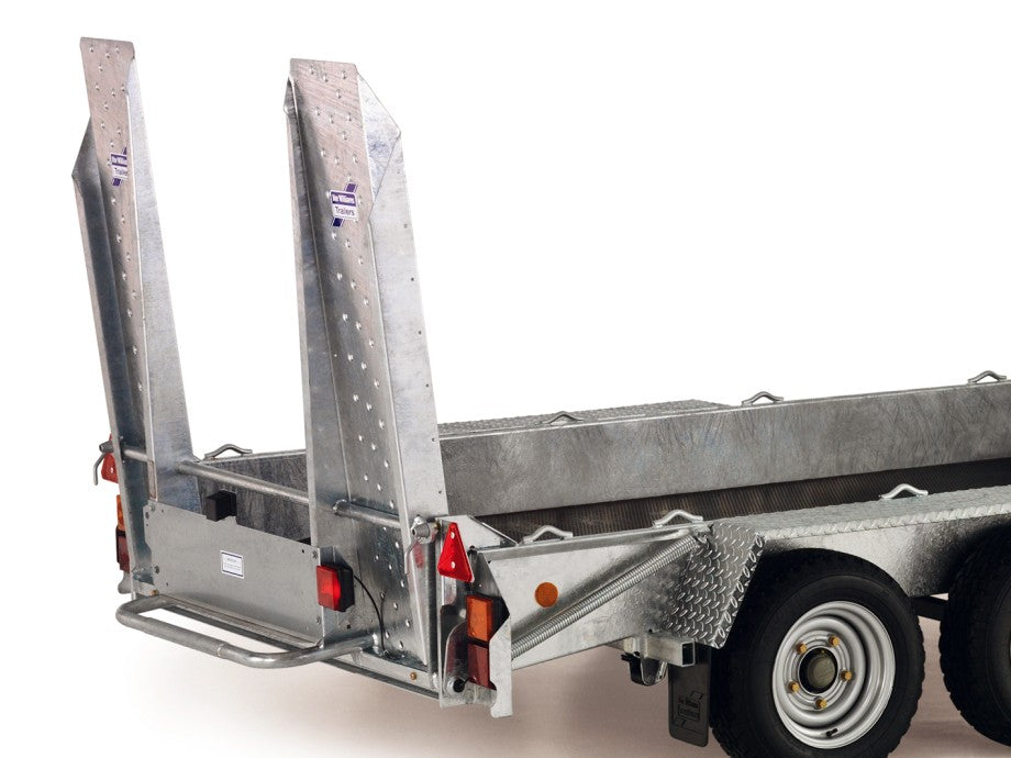Ifor Williams GH1054 Beavertail Plant Trailer with 1.5m Bevelled Ramp and LEDs