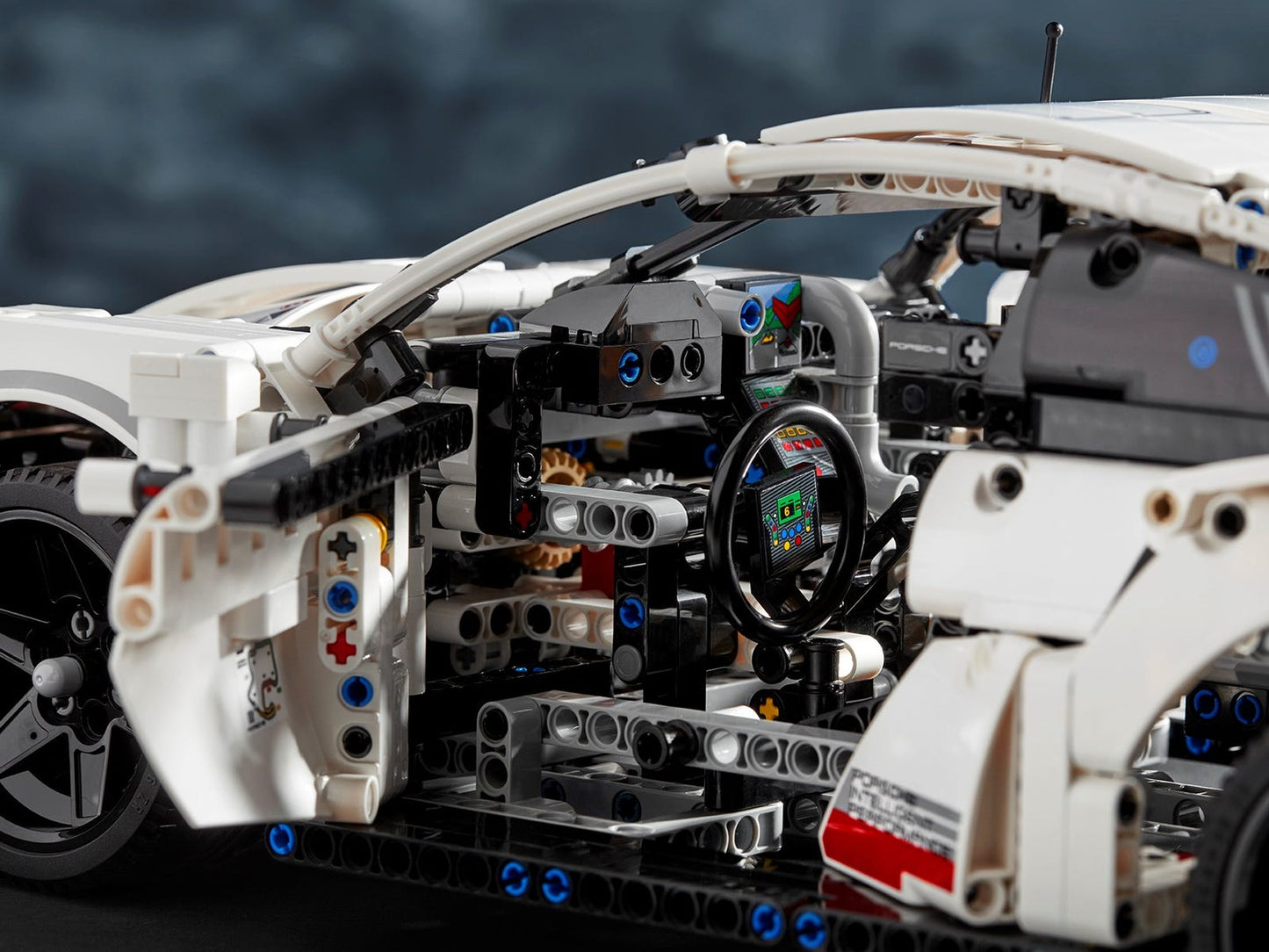 Lego Technic Porsche 911 RSR 42096