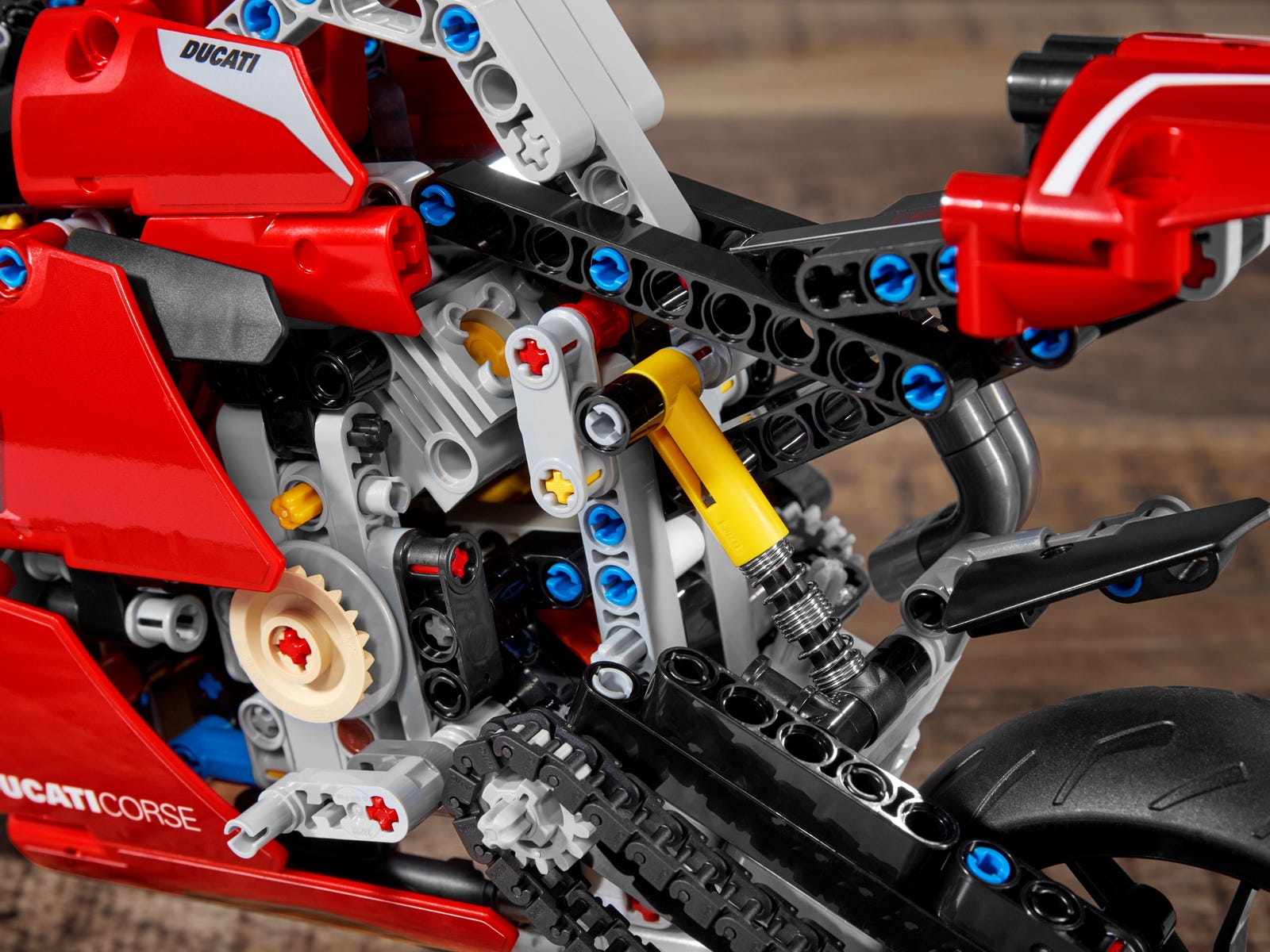 Lego Technic Ducati Panigale V4 R Technic 42107