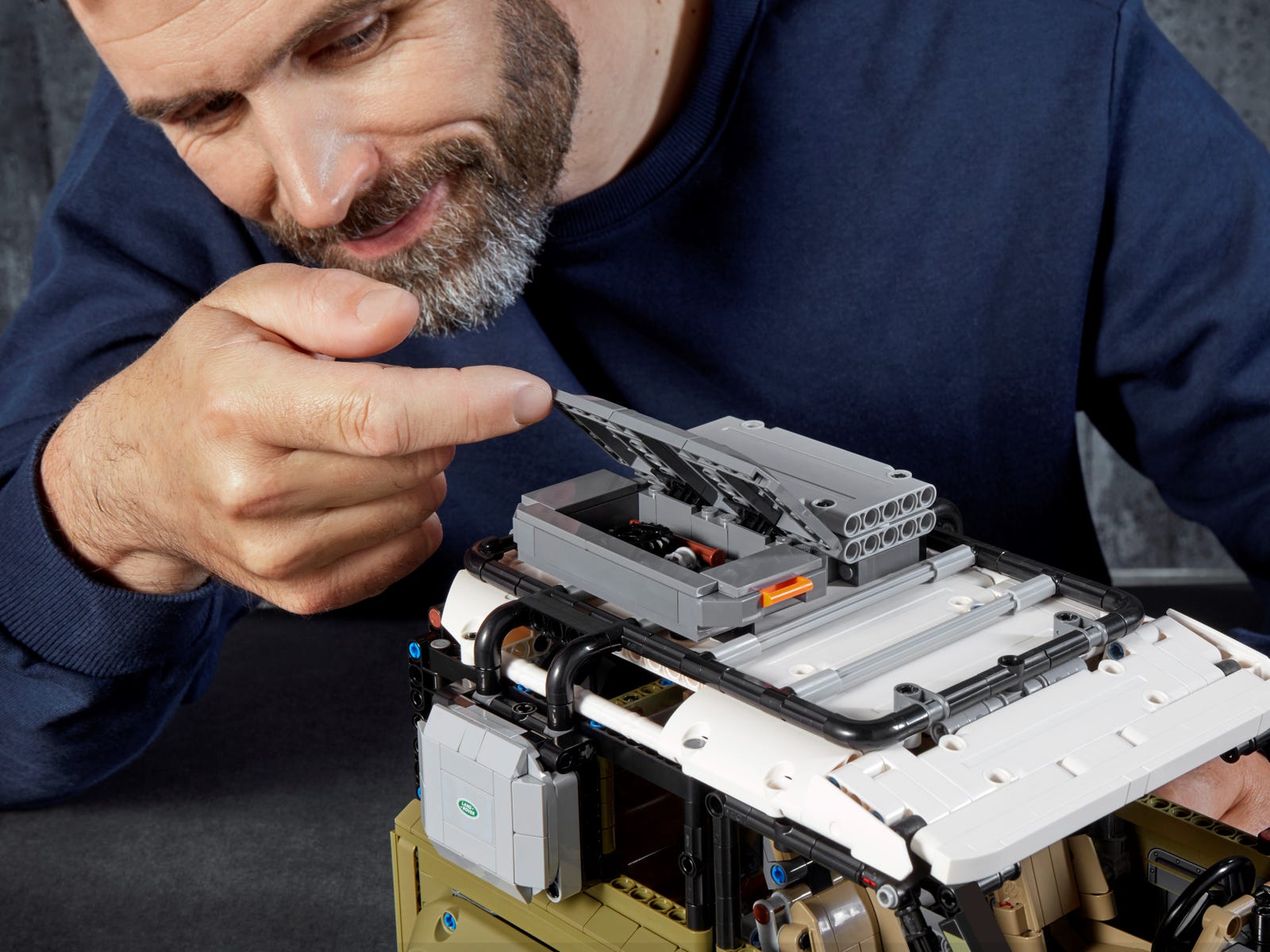 LEGO Technic Land Rover Defender 42110