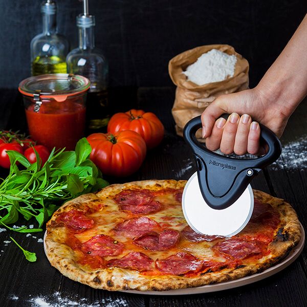 Microplane Black Pizza Cutter