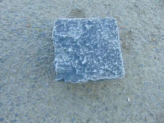 Newmarket Cobbles Black Limestone Stone Set 100mm X 100mm