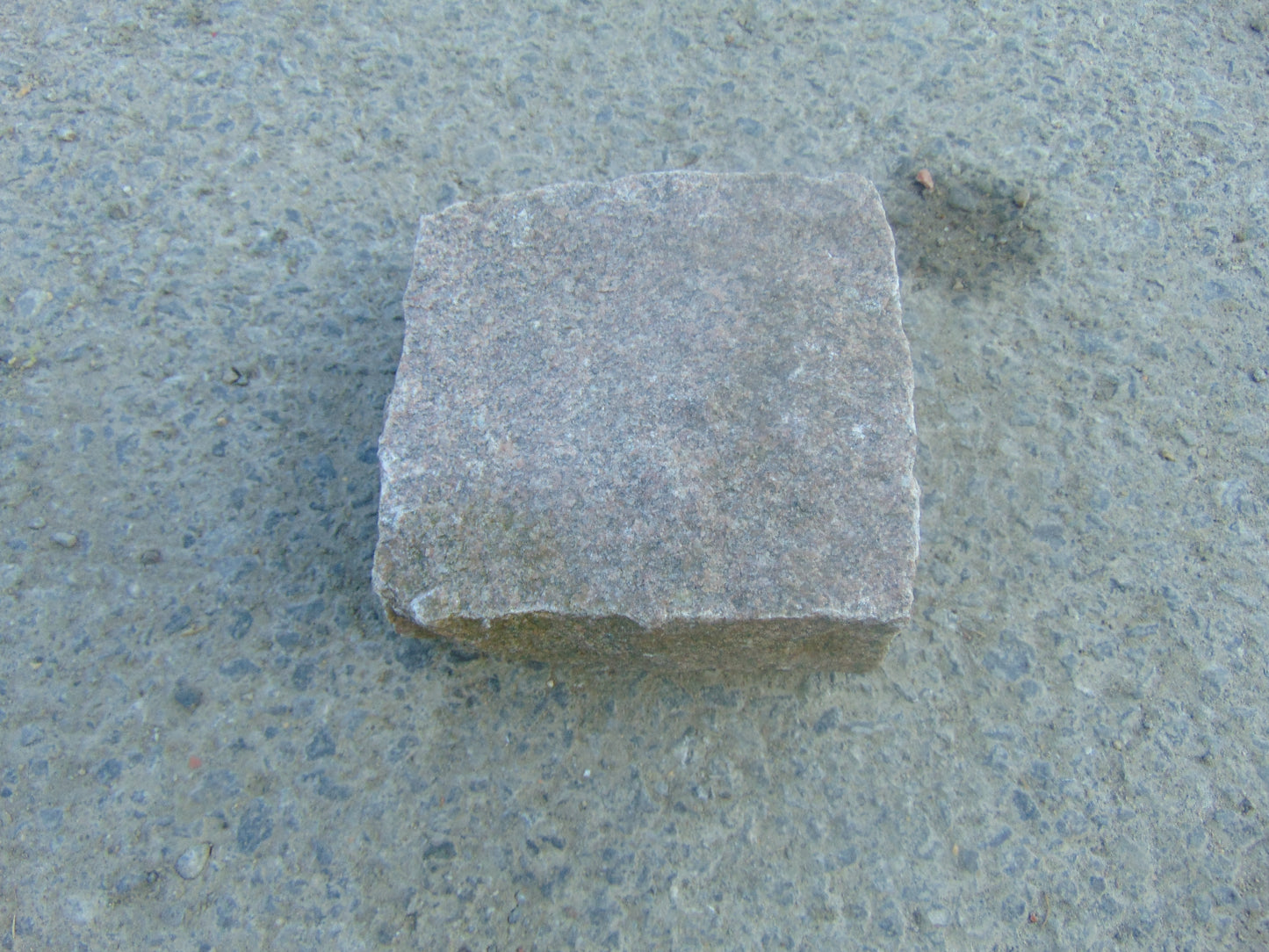 Red Granite Stone 100x100mm