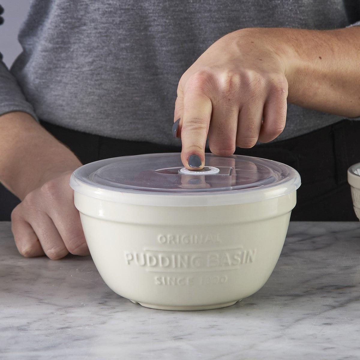 Mason Cash Innovative Kitchen Pudding Basin with Lid 16cm
