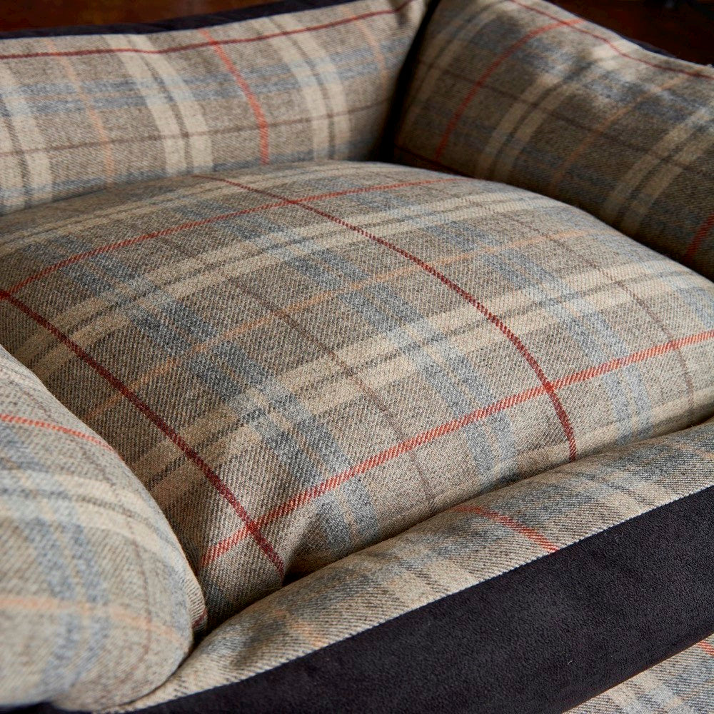 Bronte Glen Tweed Wool Cosy Dog Bed