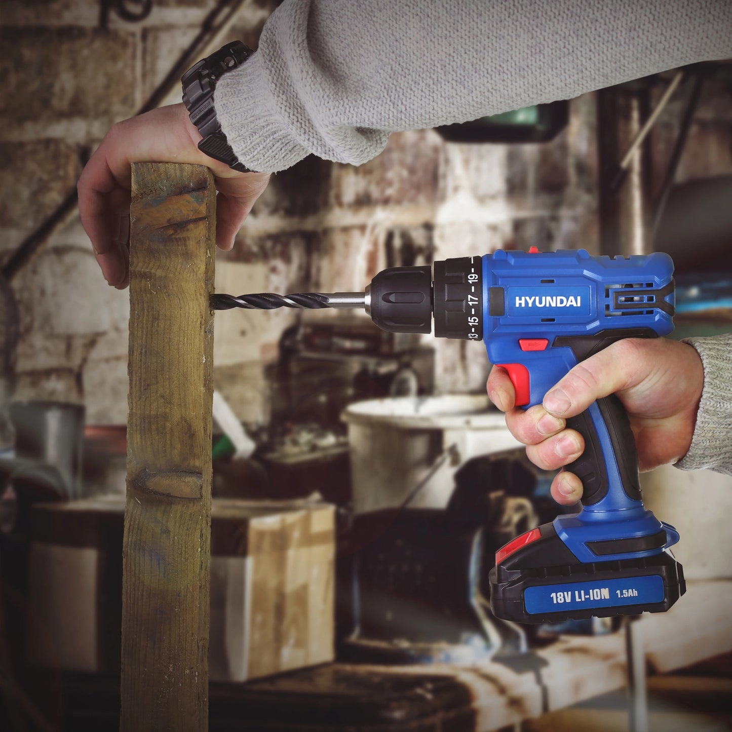 Hyundai 18v 1.5AH Li-Ion Cordless Drill with 54pc Drill Accessory Kit